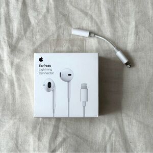 NWT-Apple White EarPods with Lightning Connector and AUX to Lightning dongle
